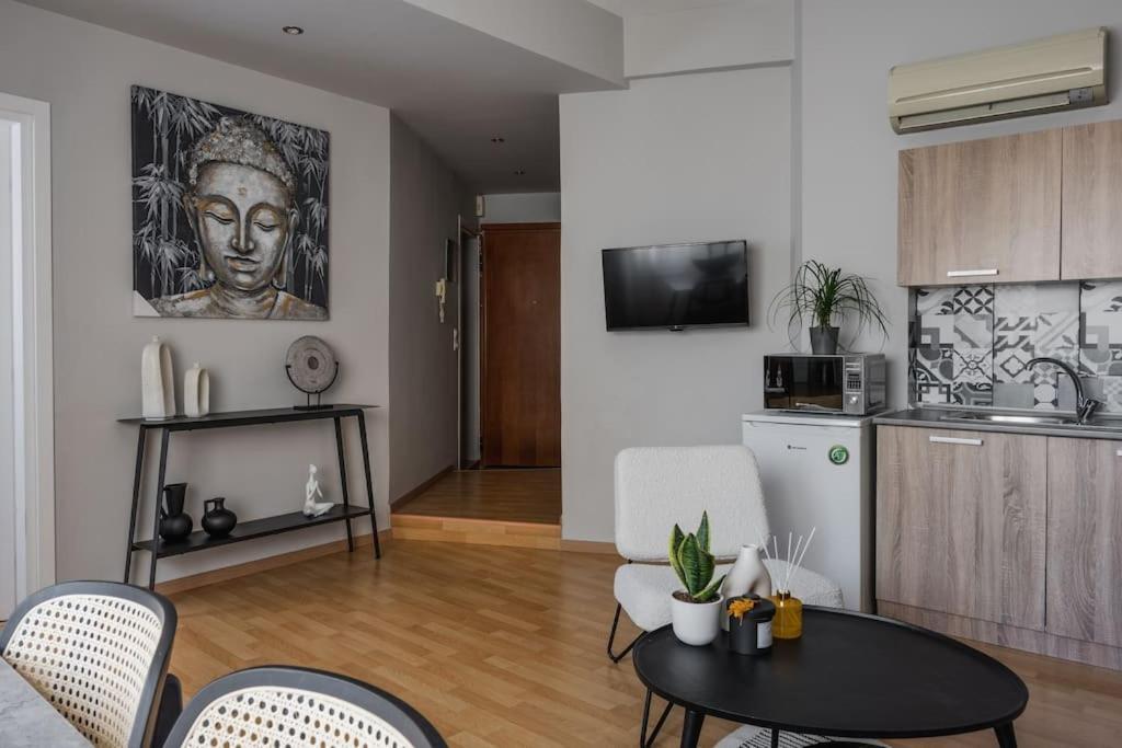 Your Cosy Perch In The Heart Of The Athenian Buzz Exterior photo